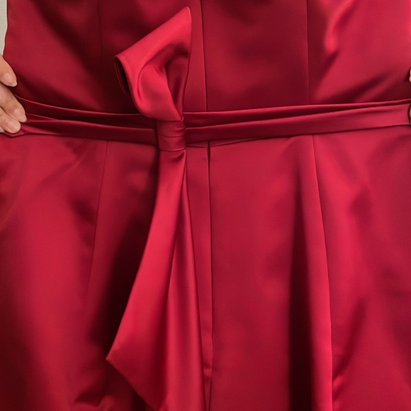 David’s Bridal red bridesmaid dress strapless size 18 - Picture 7 of 7